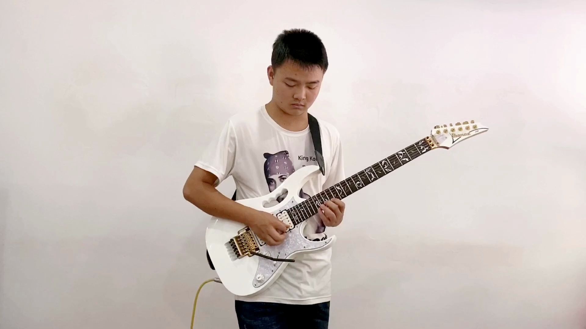 《emotive》王一豪_哔哩哔哩 (゜-゜)つロ 干杯~-bilibili