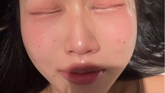 偷偷录的 裸足女友脚底八字揉+震颤 酥麻传遍全身 救命啊 麻到没意识 家人们谁懂啊