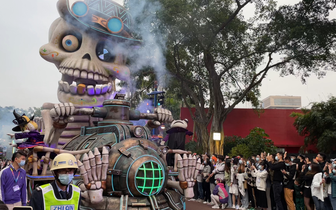 长隆欢乐世界万圣节花车巡游开幕