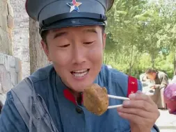 Video herunterladen: 拍戏现场剧组美食