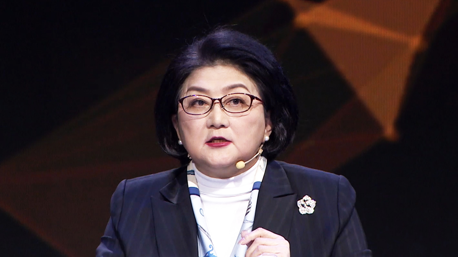 台湾当局延长兵役,雷倩:民进党把台湾百姓当炮灰!