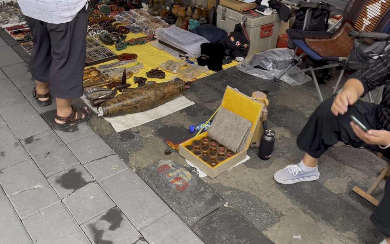 潘家园古玩地摊儿看看人间烟火气儿