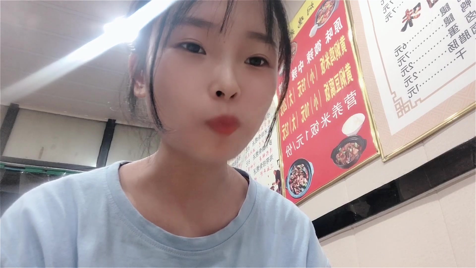 00后女孩在富士康工作,上班时间却被领导欺负,她该怎么办?
