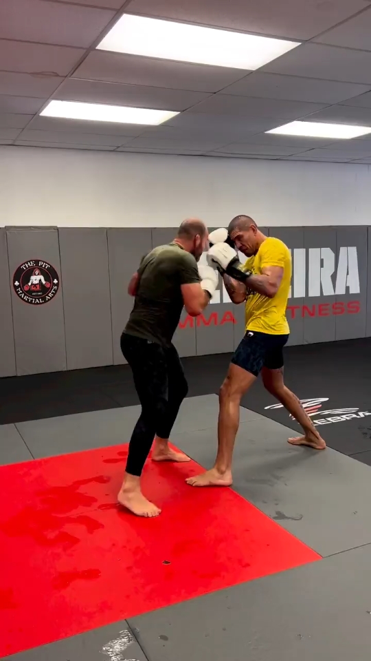 ufc"石拳"佩雷拉实战训练