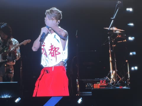 吴克群说公主王子请闭眼 我要脱衣服