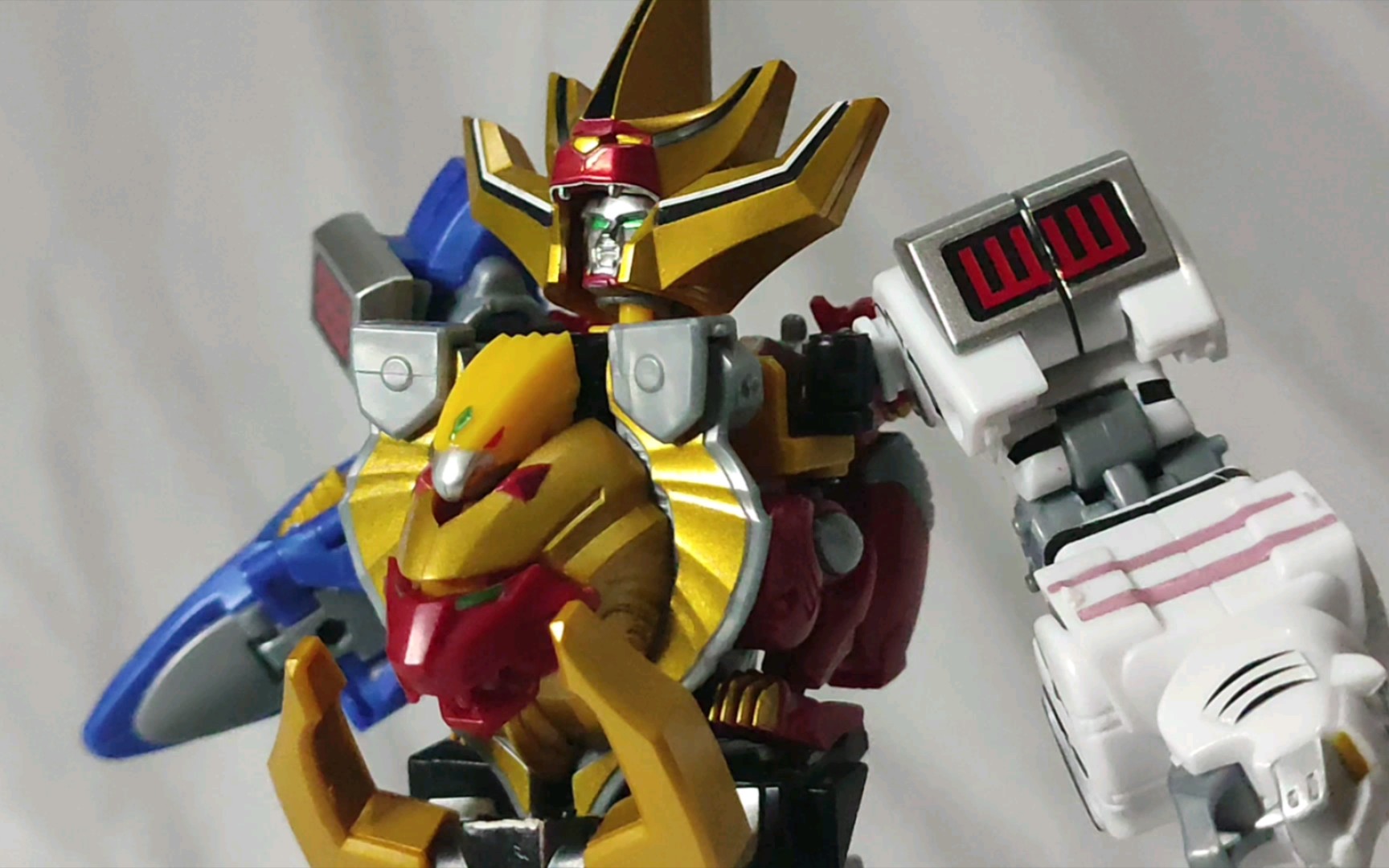 逐渐开始掉价的百兽战队牙吠王食玩 童年最想要的东西你还没买吗?