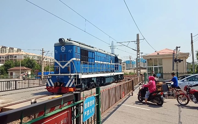 【中国铁路】繁忙的塘沽建材路道口.哔哩哔哩bilibili