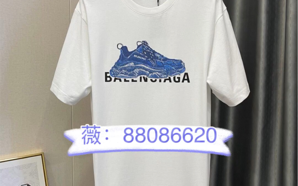 说一下BALENCIAGA巴黎世家高仿2022老爹鞋T恤 新款短袖新上线!又是一款简约百搭的时尚新品!陪你过完一个春夏的配色!黑、白、蓝、绿!男女同款...