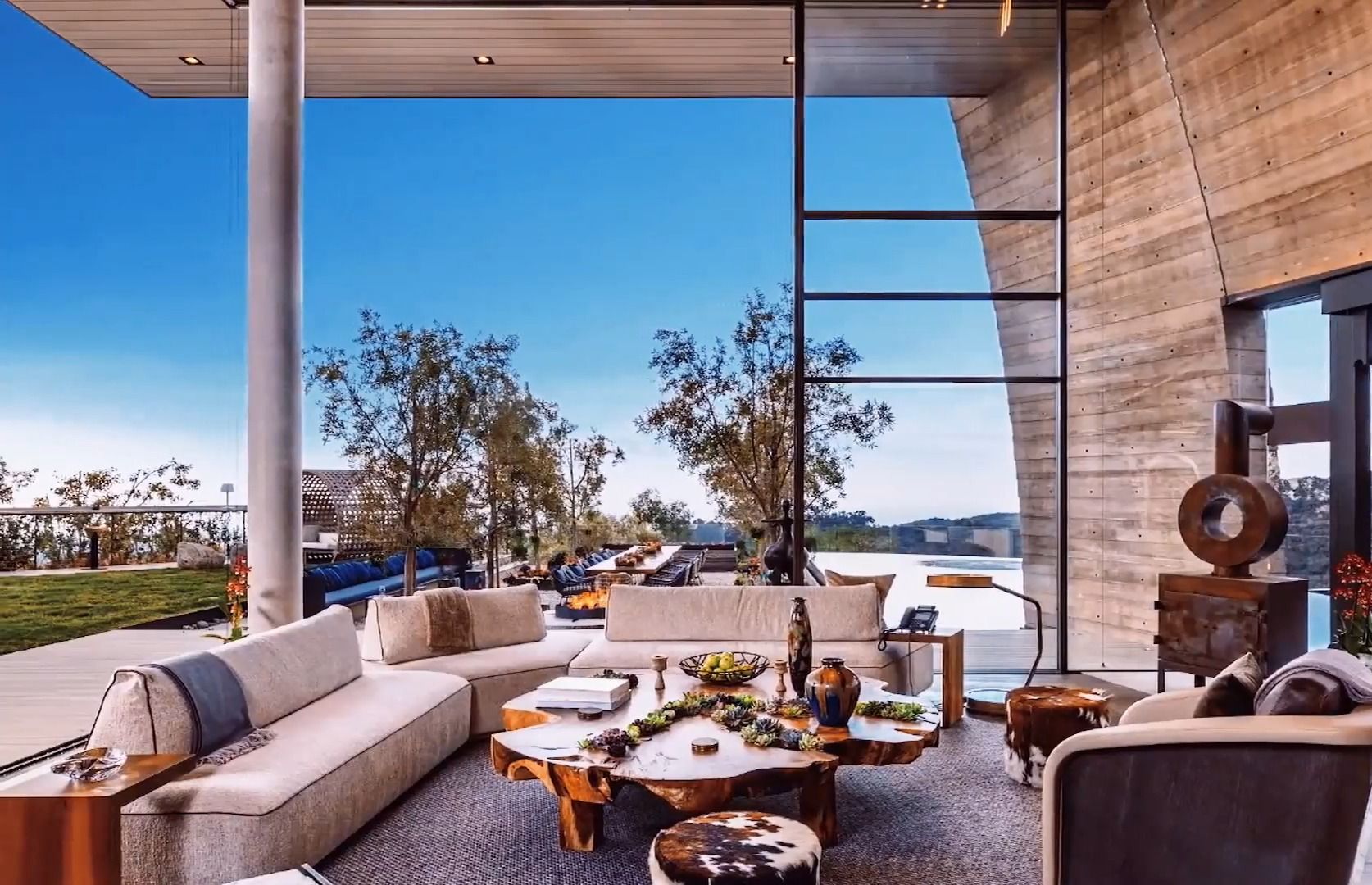 洛杉矶5.3亿元山顶别墅,宏伟建筑设计,奢华现代简约装修!