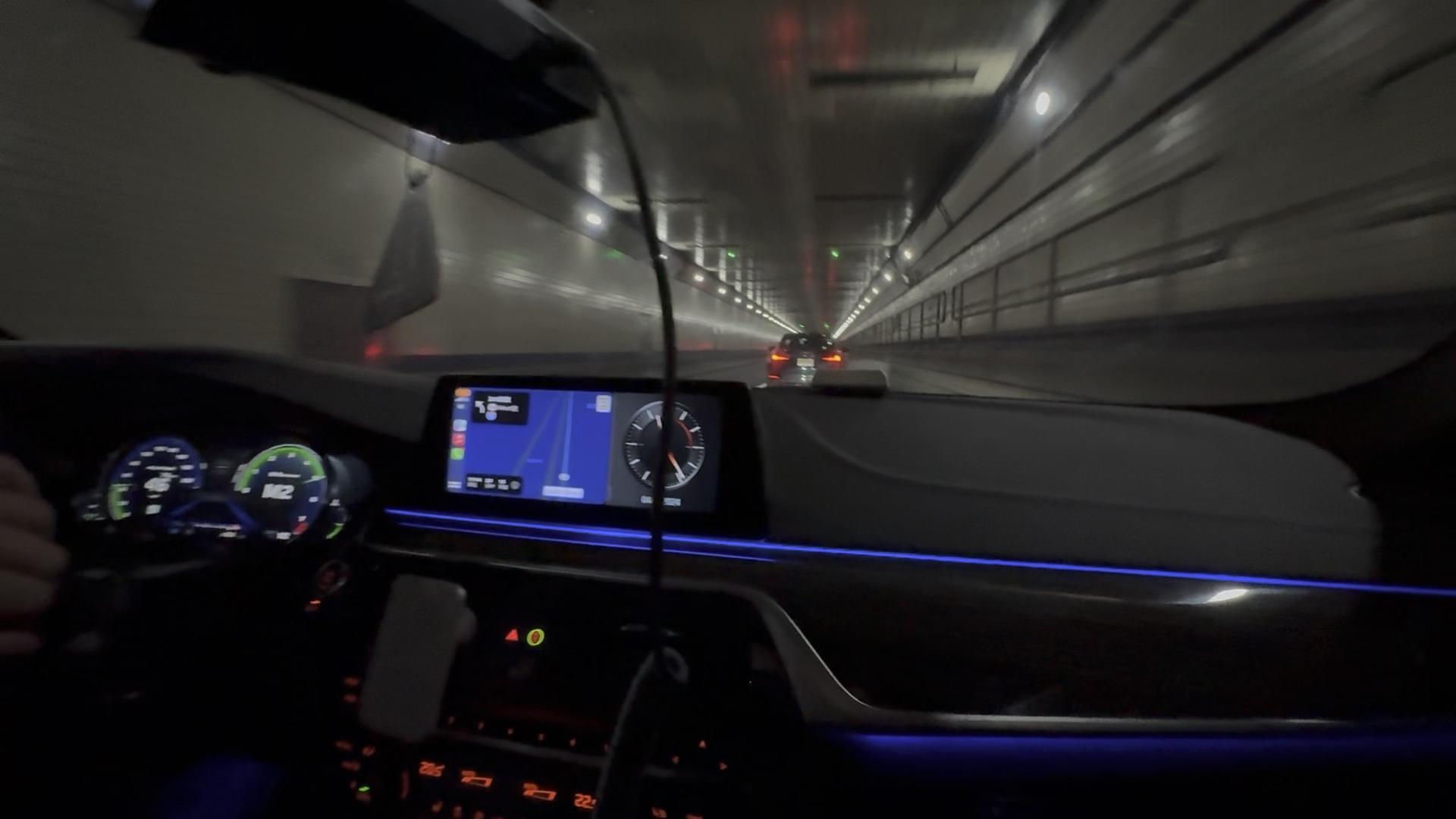 宝马 m550i隧道biubiubiu