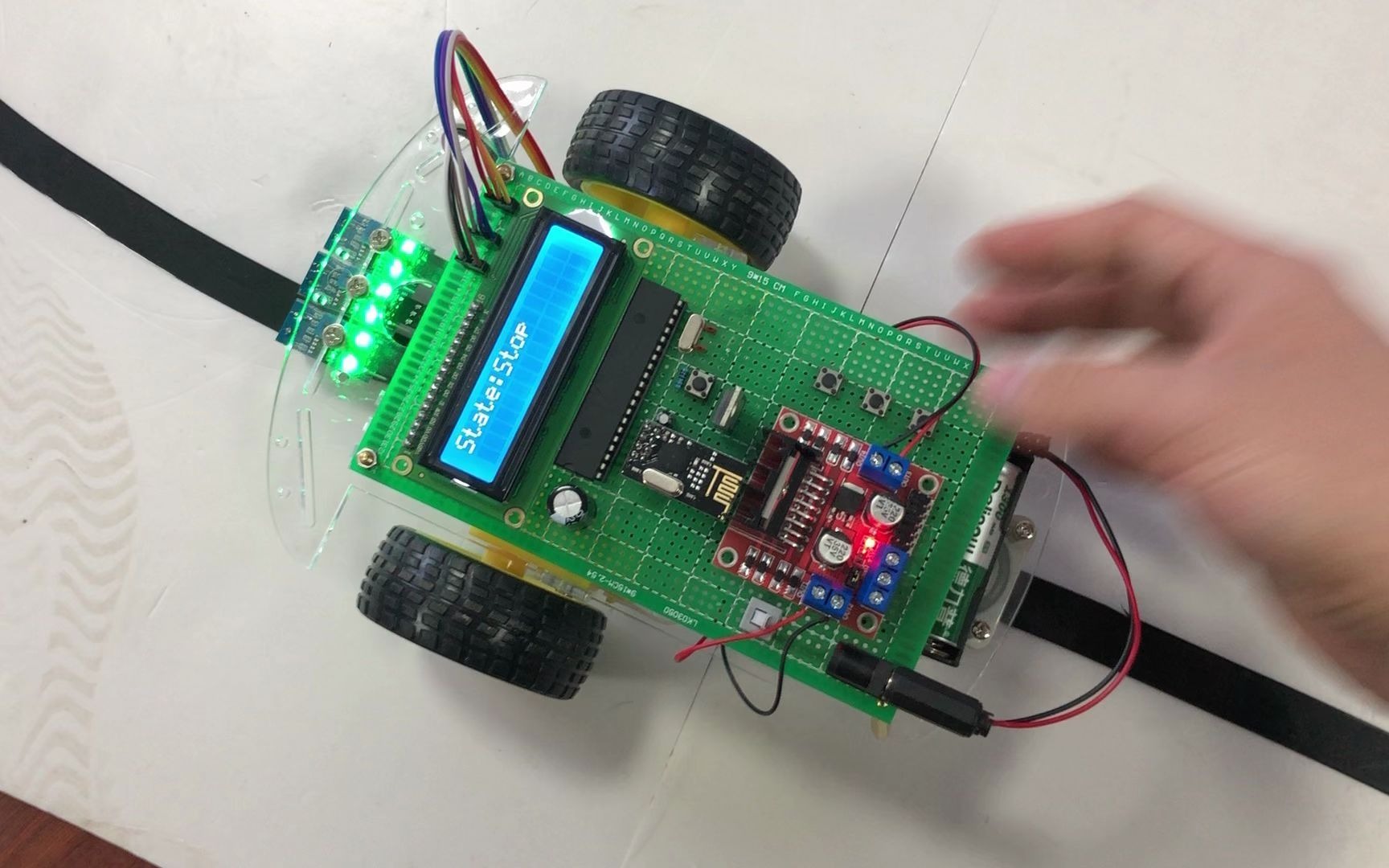 1144手势智能小车(红外循迹 手势控制 倾角检测 2.4g通信)