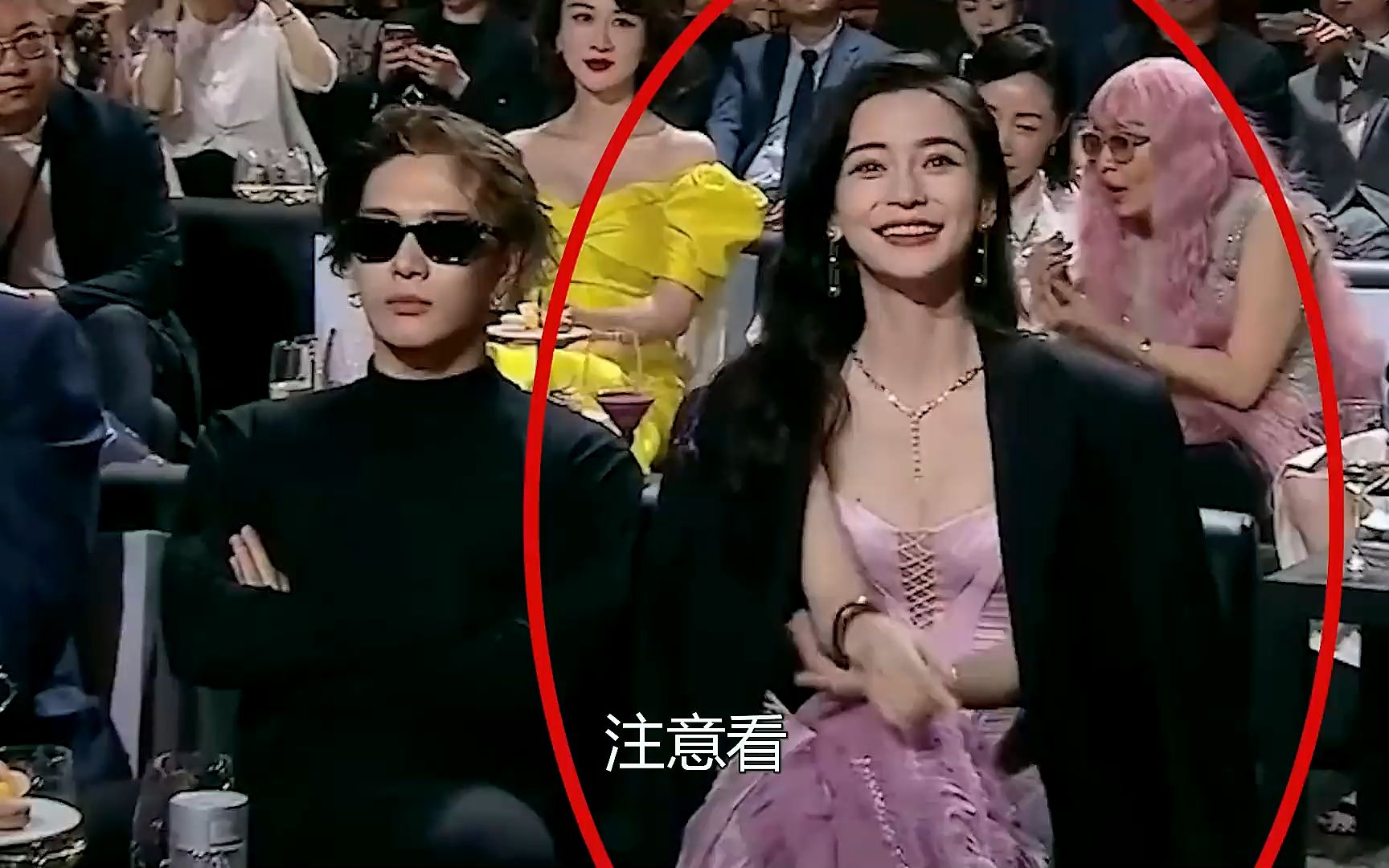 娱圈男星有多绅士?蔡徐坤两指拿话筒,王嘉尔帮杨颖提外套