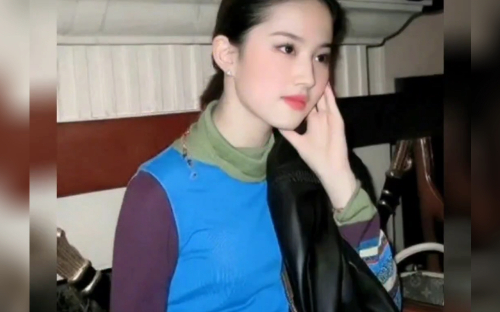 刘亦菲丑衣服合集,别人都是人靠衣服马靠鞍而刘亦菲只需要颜值!