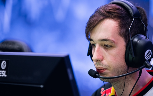 【csgo赛事】kennys瞬镜击杀!狠准稳!