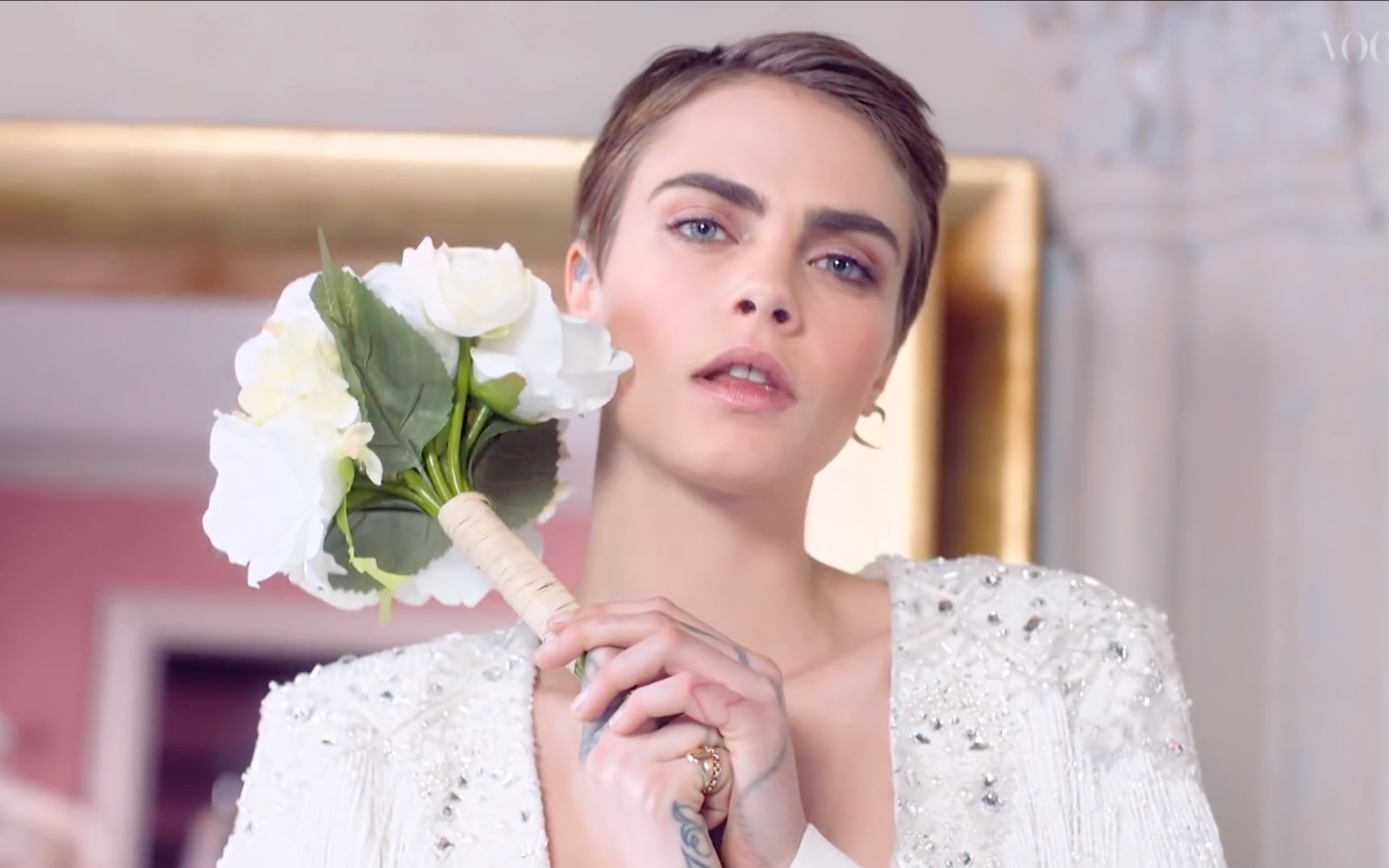 【结婚向】看卡抽如何自攻自受 - cara delevingne剪辑_哔哩哔哩 (゜