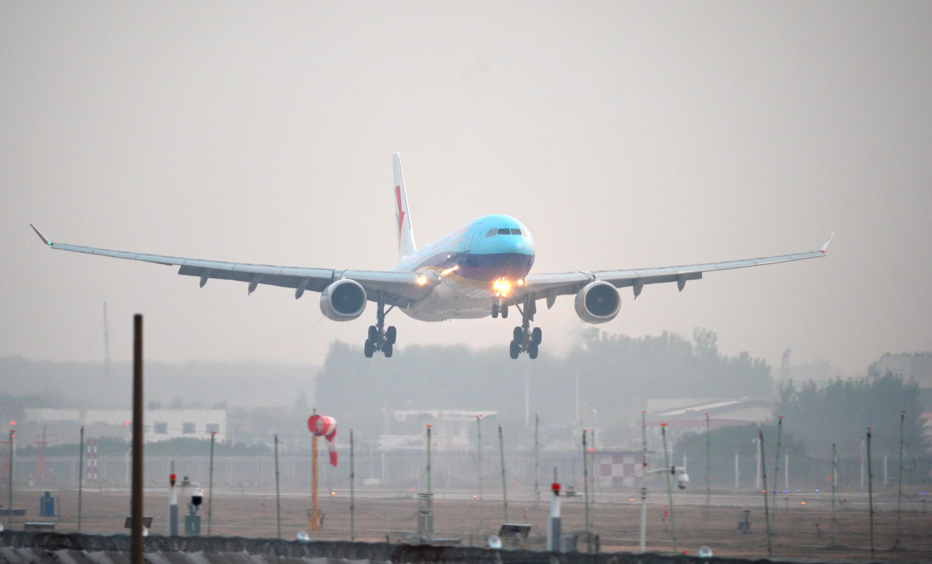 中国东方航空“东方网”彩绘 空客A330200「一伙拍飞机的人」哔哩哔哩bilibili