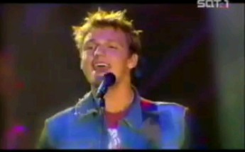 [图]【经典现场】Nick Carter - Do I Have To Cry For You for charity show 2002