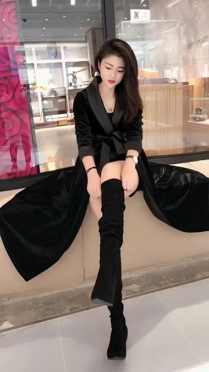 女神的高跟过膝长靴街拍(4)——高跟过膝长靴就是女神的武器