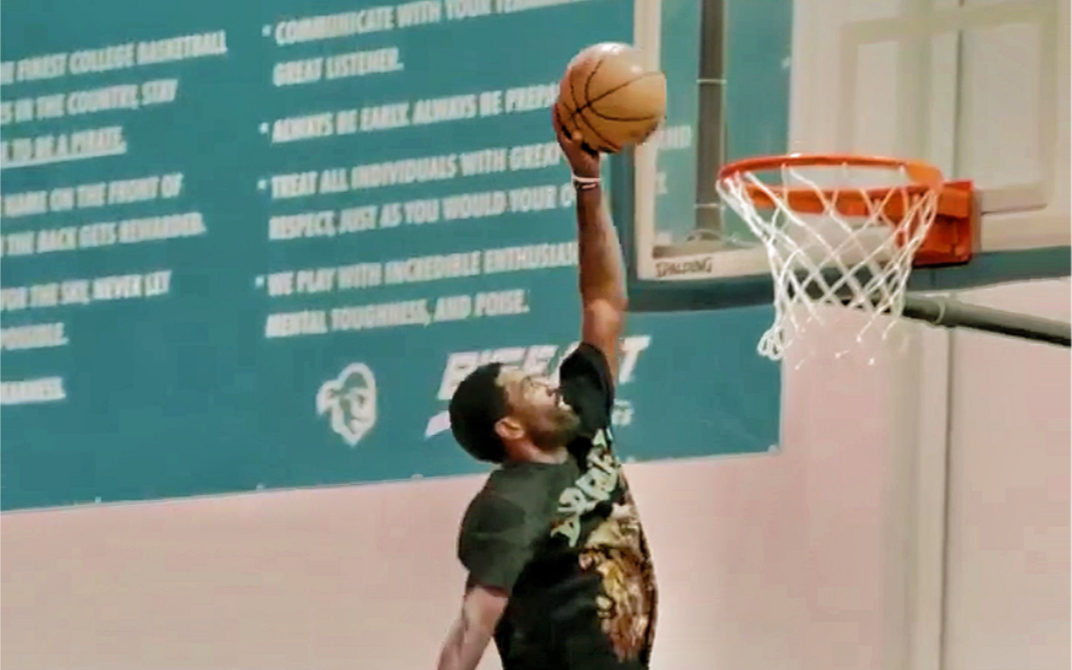 凯里·欧文 近期野球局训练