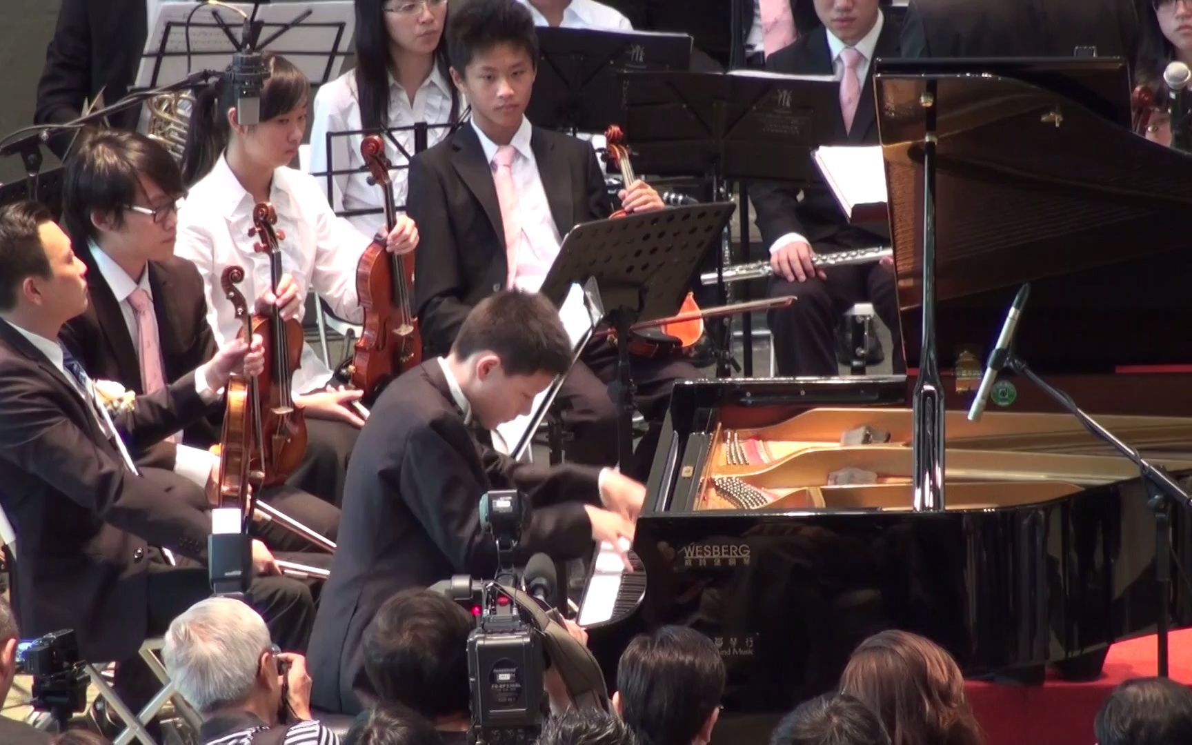 [图]【LIVE】柴可夫斯基-降b小調第一鋼琴協奏曲（Piano Concerto No.1 in B Minor Op.23 1st movt）