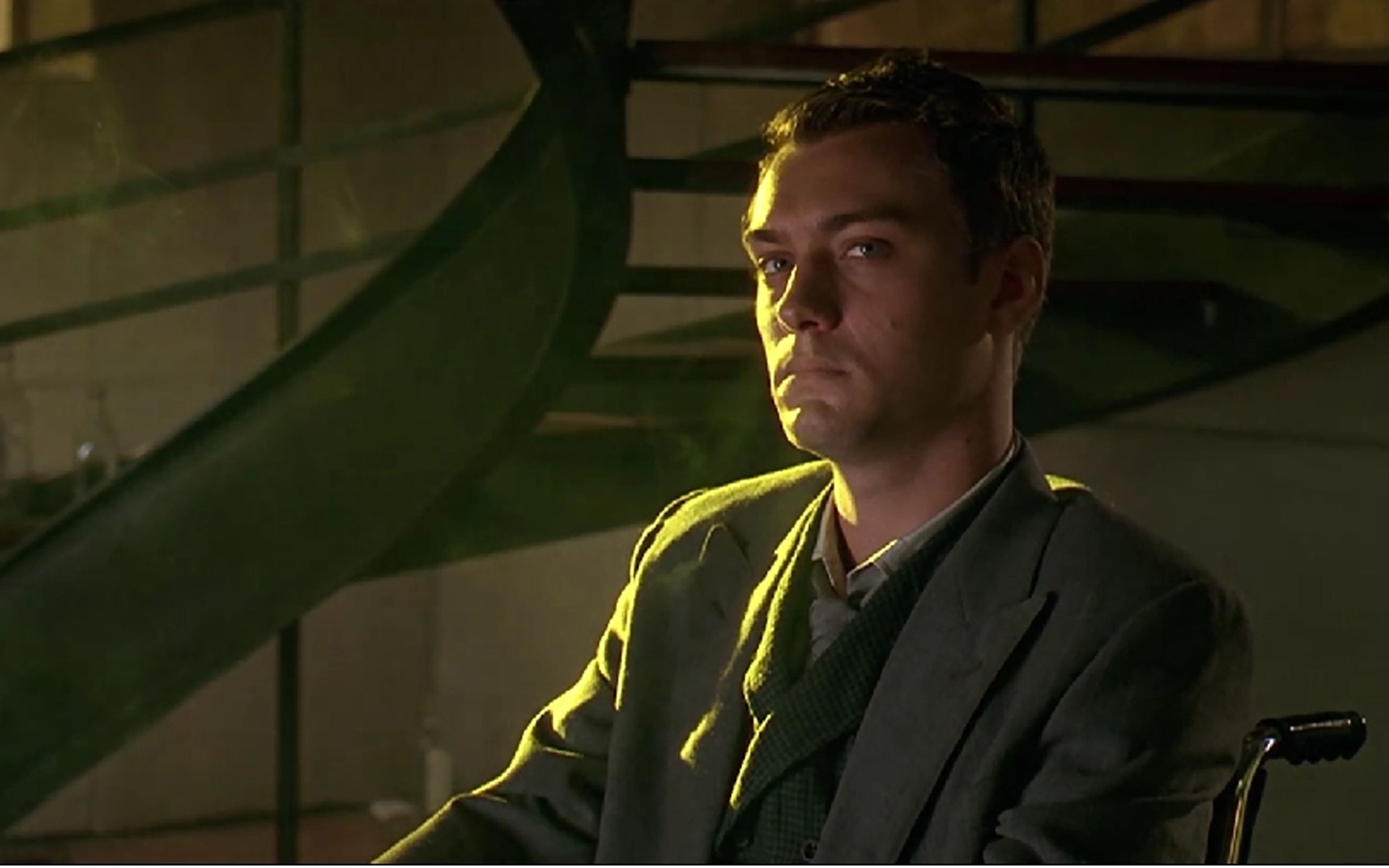 千钧一发:未来世界富豪控制基因,而穷人只能成为瑕疵人