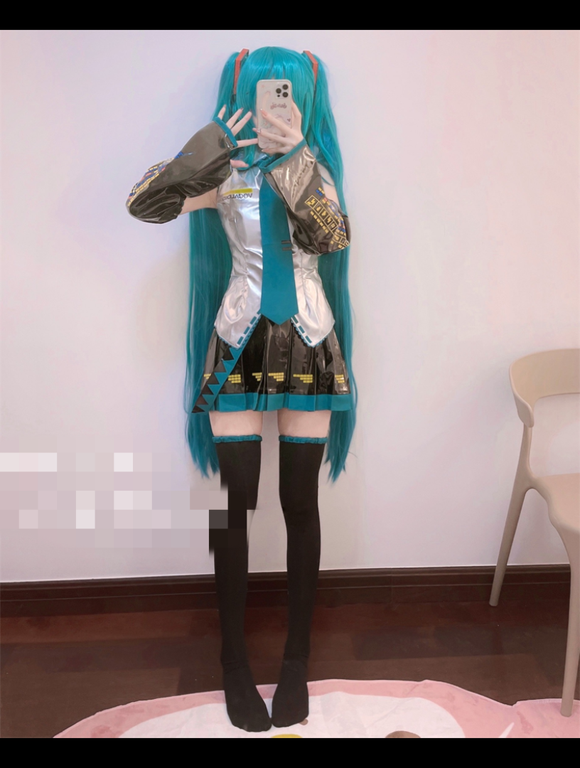 萌白(一口幼桃)