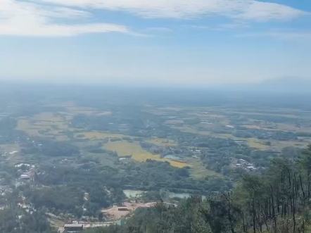 前几日在怀宁·独秀山,拍到一束光.先有独秀山,后有陈独秀.