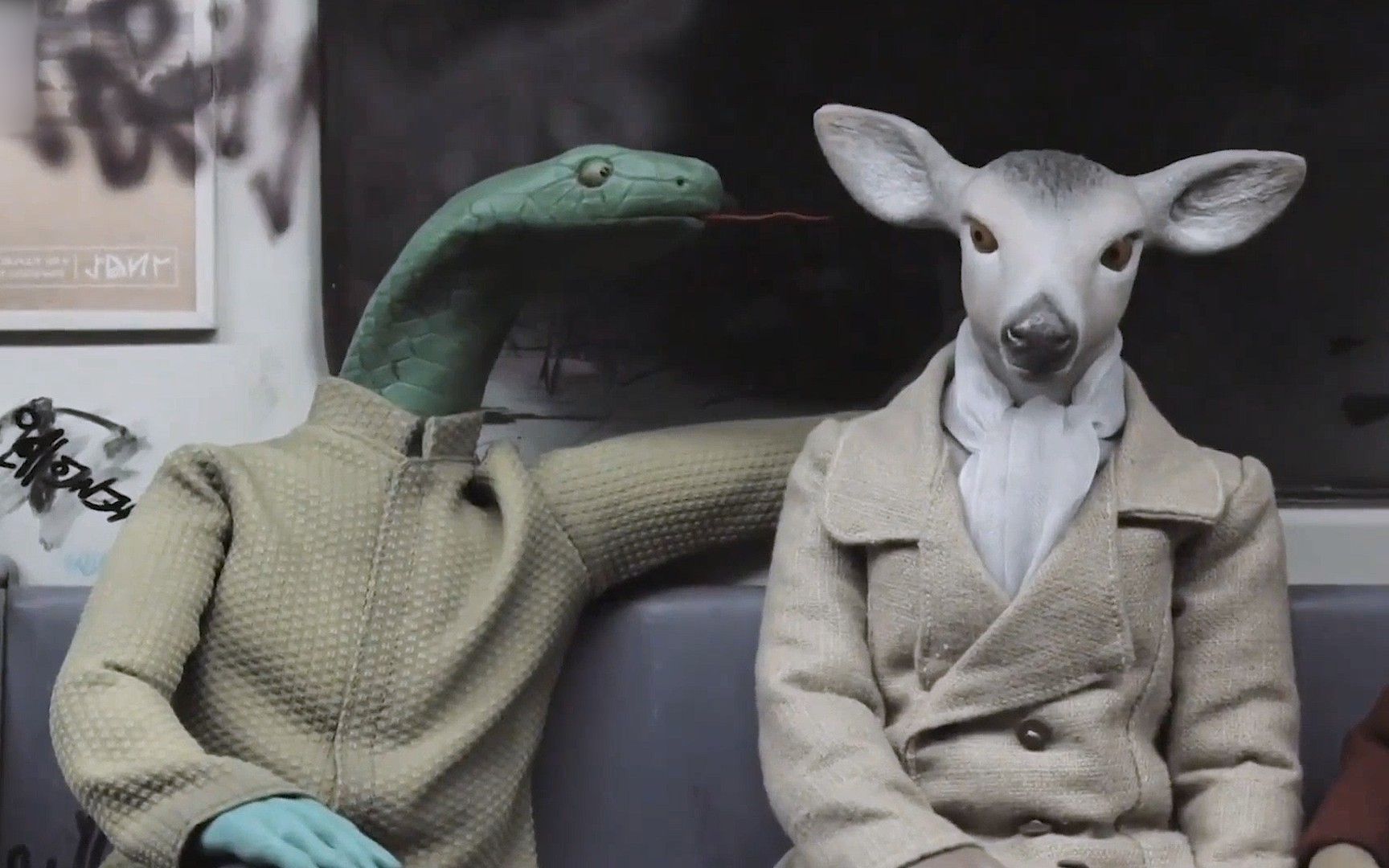 讽刺动画,未来世界人异化成各种动物,看完你愿意做鹿先生吗?