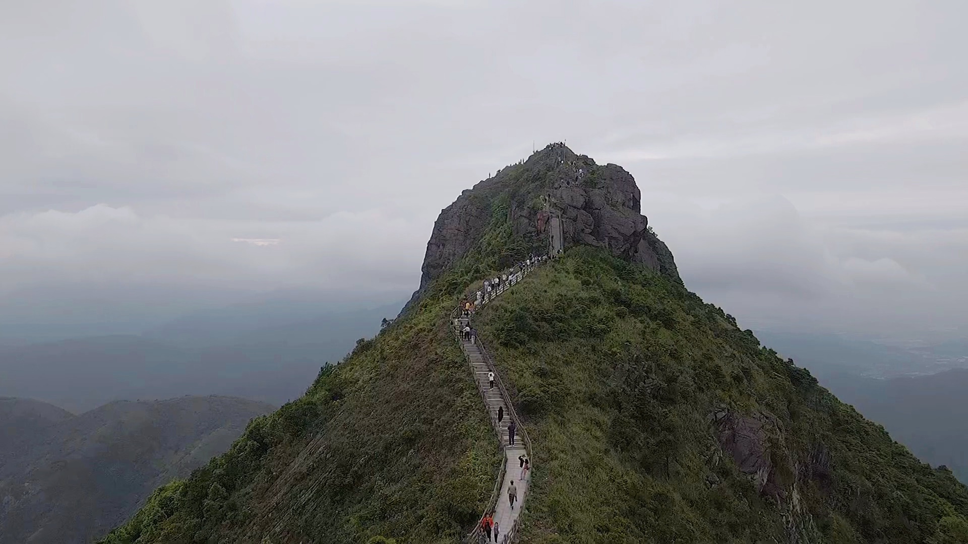 谢岗银瓶山,东莞第一峰