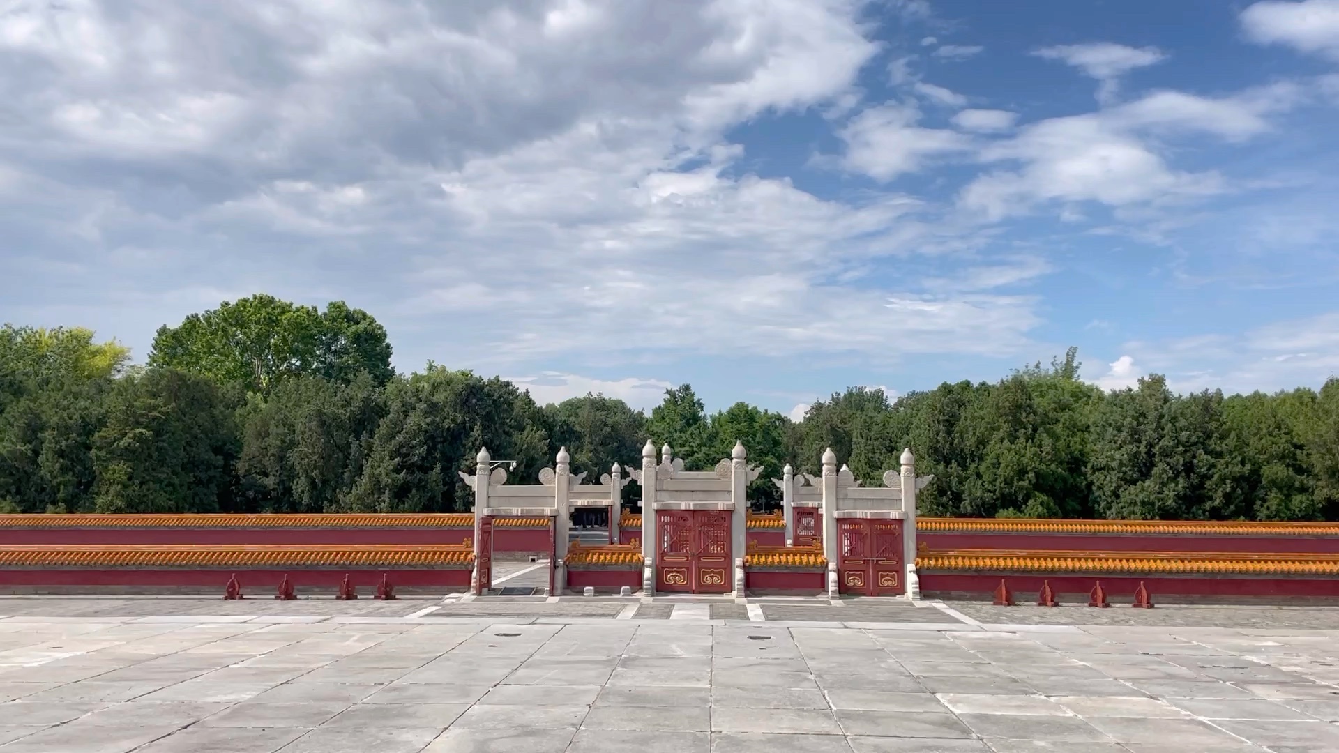 地坛公园芳泽坛