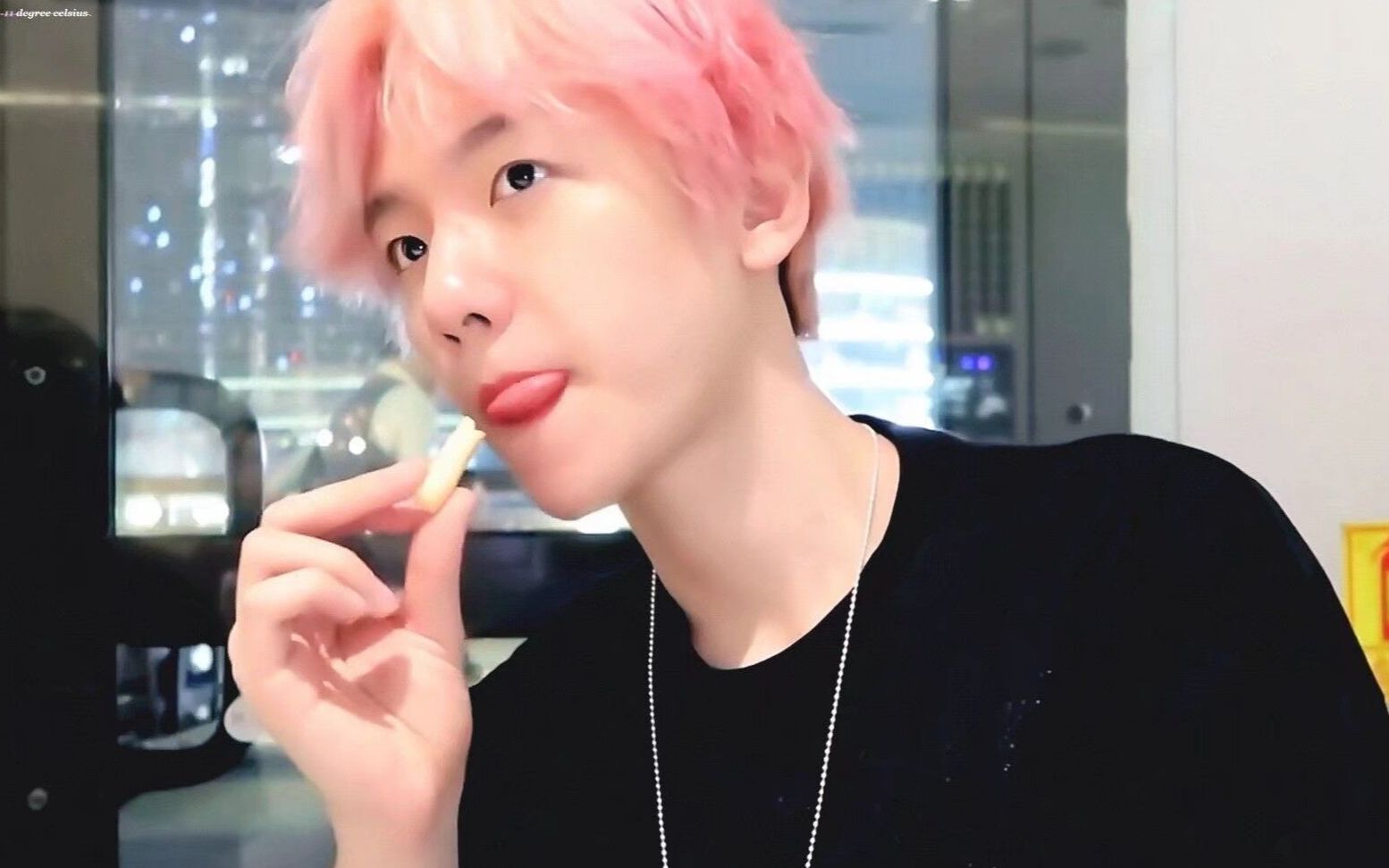 【边伯贤】吃东西混剪_哔哩哔哩 (゜-゜)つロ 干杯~-bilibili