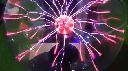 南哪儿大学生"百团大战"时解说静电球原理,讲得好清楚哈哈哈