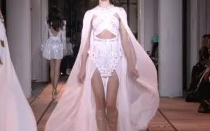 Video herunterladen: 【希腊假日】【Zuhair Murad】【高定大秀】直击 2020年ss春夏 高级定制秀场