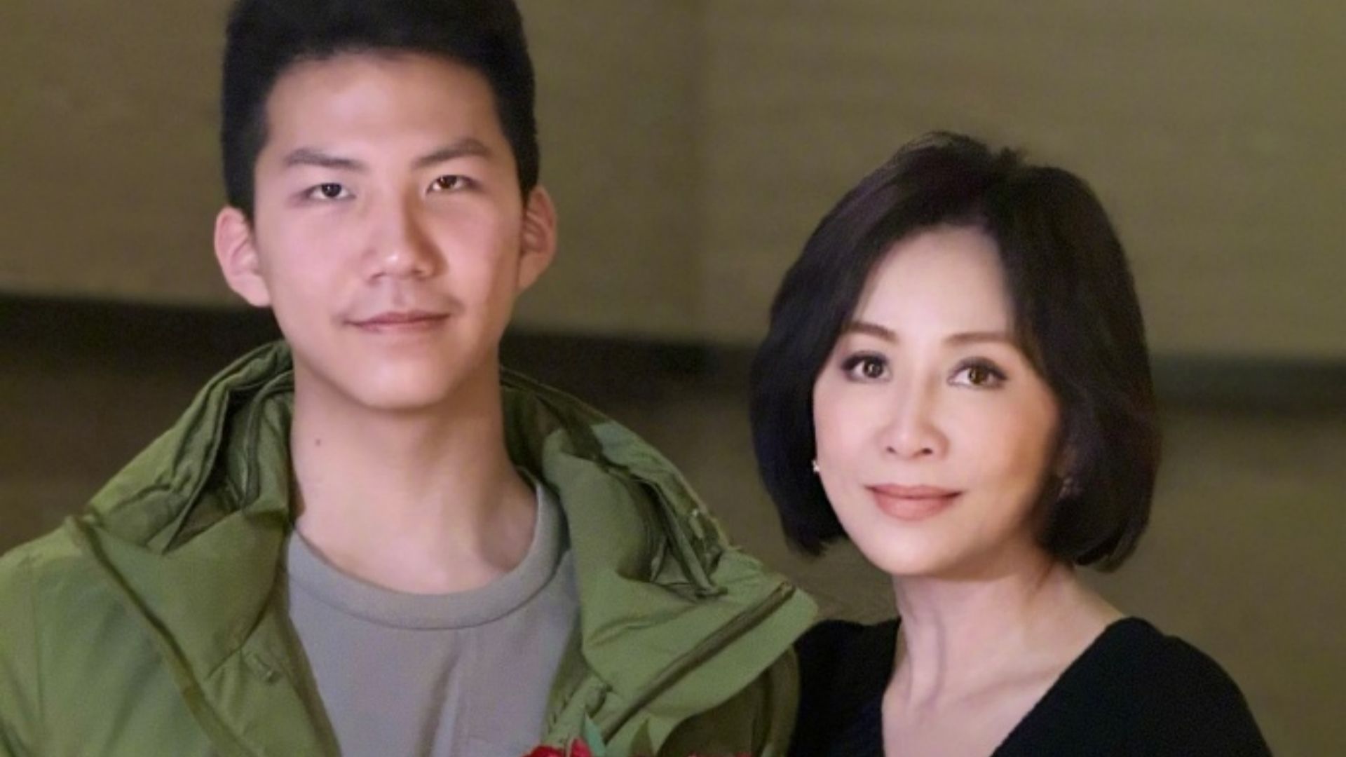 刘嘉玲晒与干儿子合照,15岁康康身高猛长一米八,长相出众像胡军