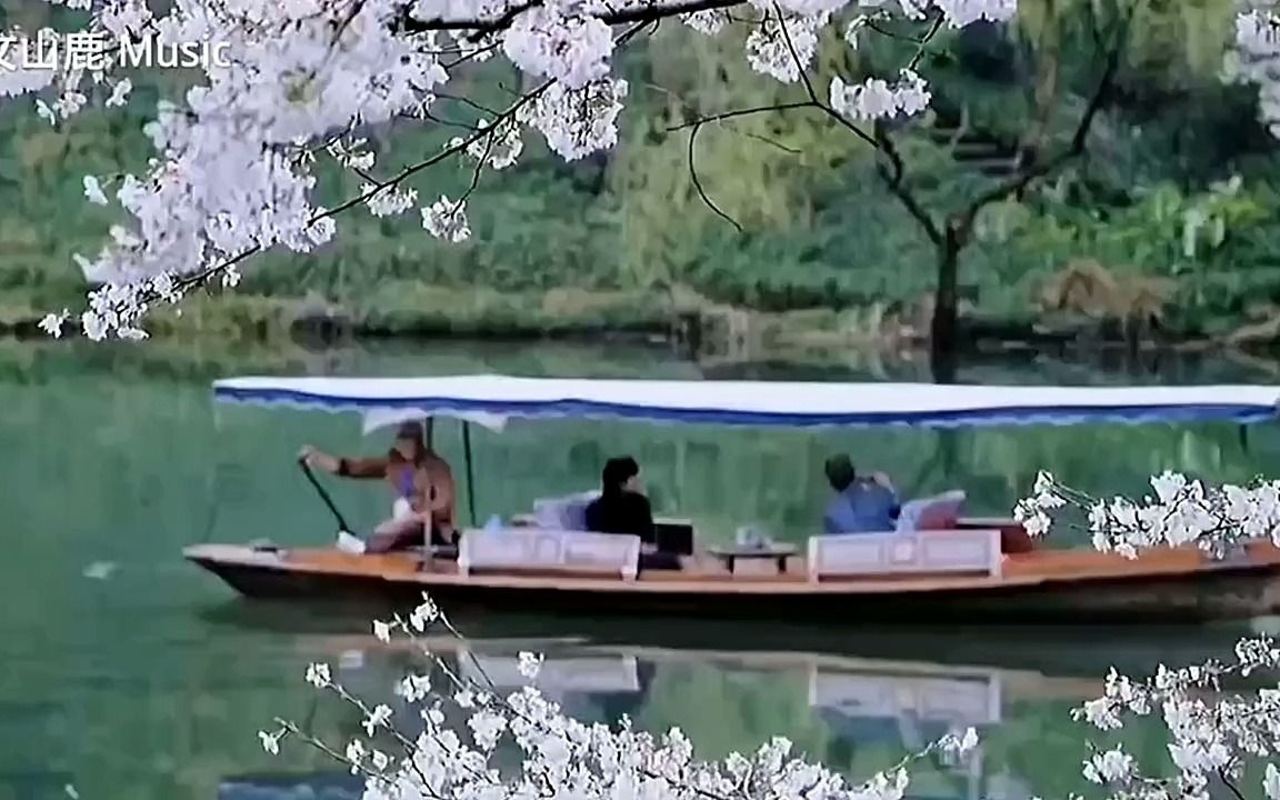 [图]世界名曲《Song For Anna(安娜之歌)》，美妙的旋律，让人很享受 江南烟雨 每一帧都是壁纸_7298487797776665907