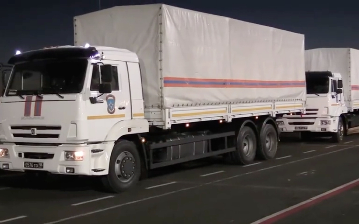 俄罗斯第三批援助物资送出熟悉的人道主义卡车