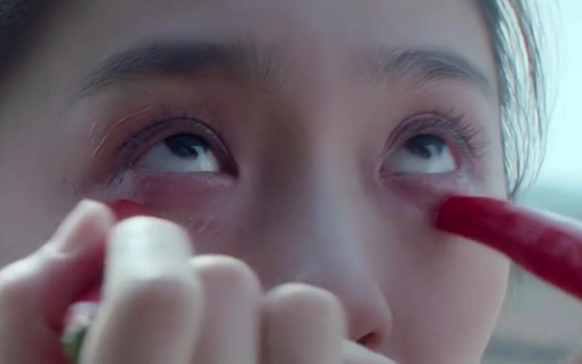 美人鱼的眼泪能变珍珠,她一个劲拿辣椒戳眼睛,神之国产奇幻片!