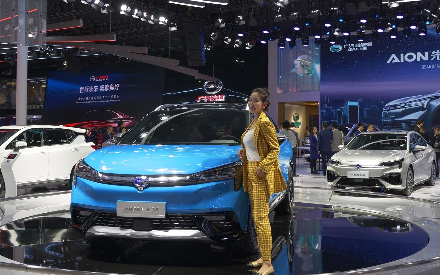 2019年上海车展—珠珠体验广汽新能源aion lx