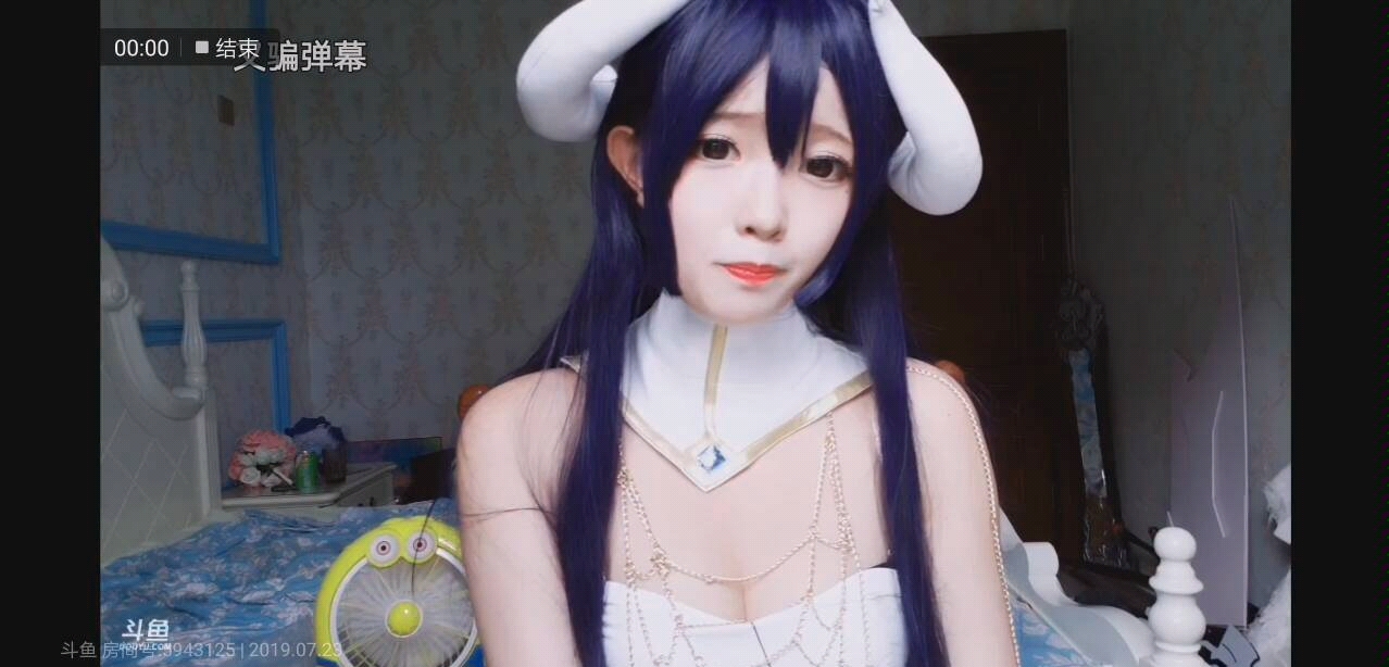 十四小天使w今天cos雅儿贝德谁会是我的安兹sama