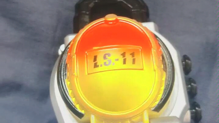 假面骑士铠武扭蛋芒果锁