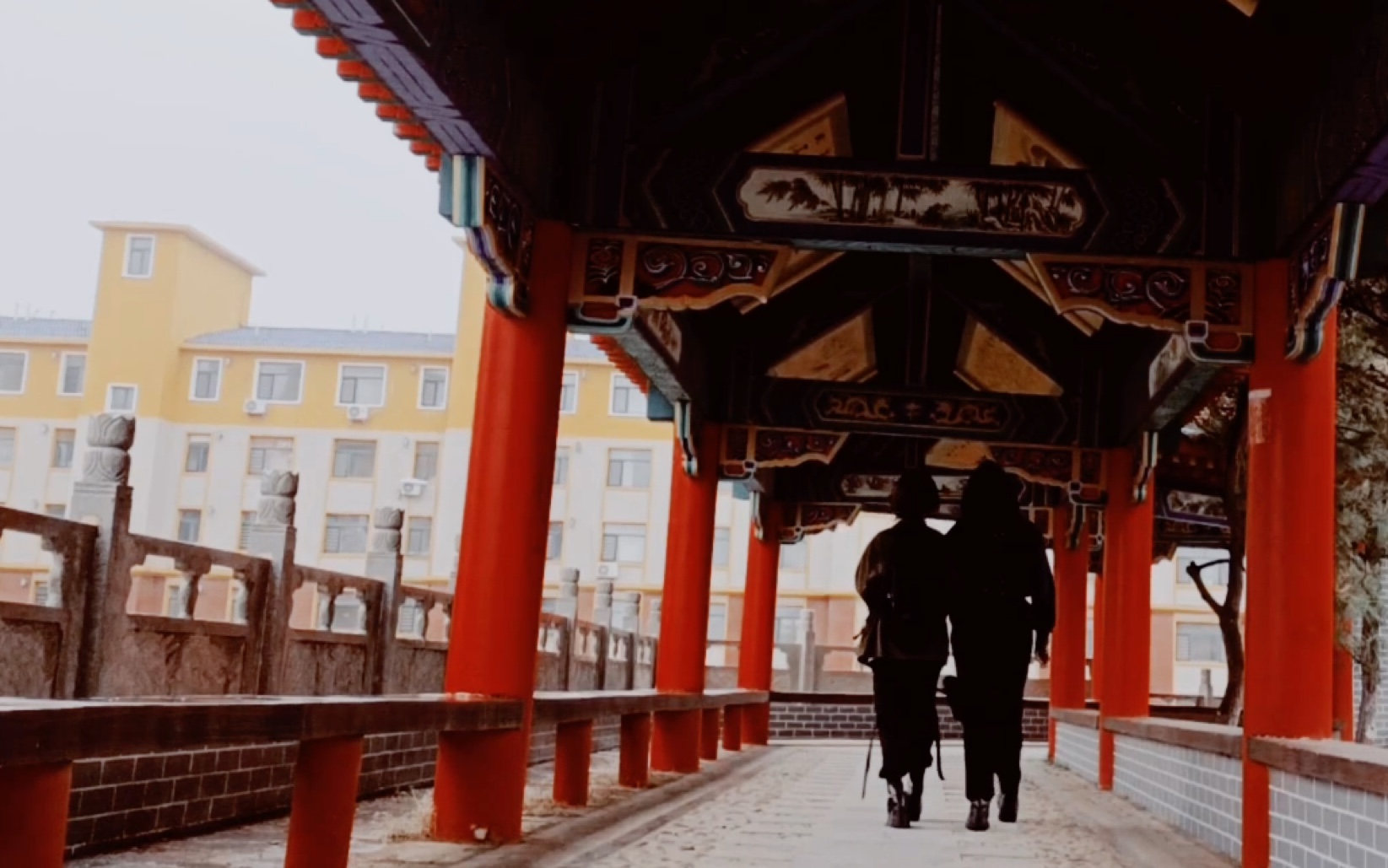 张起灵代替吴邪进入青铜门,明天是520怎么能不发点糖呢