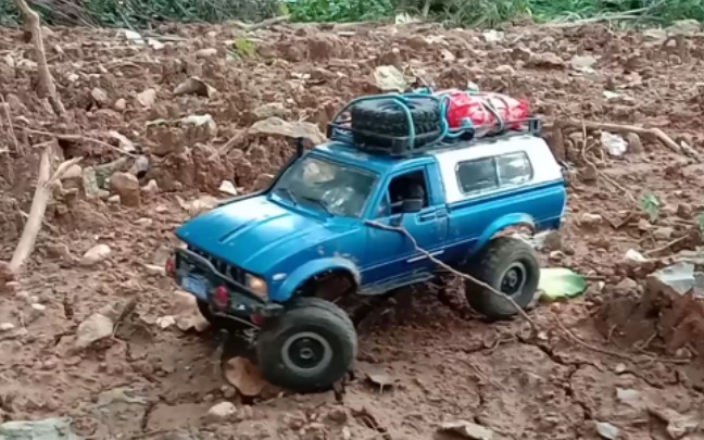 顽皮龙c24海拉克斯皮卡越野