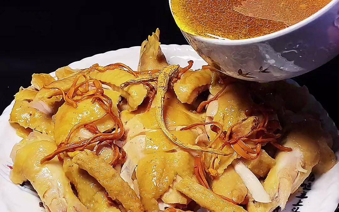 吃鸡就吃原汁原味的药膳水蒸鸡,滋补养生,男女老少都合适吃