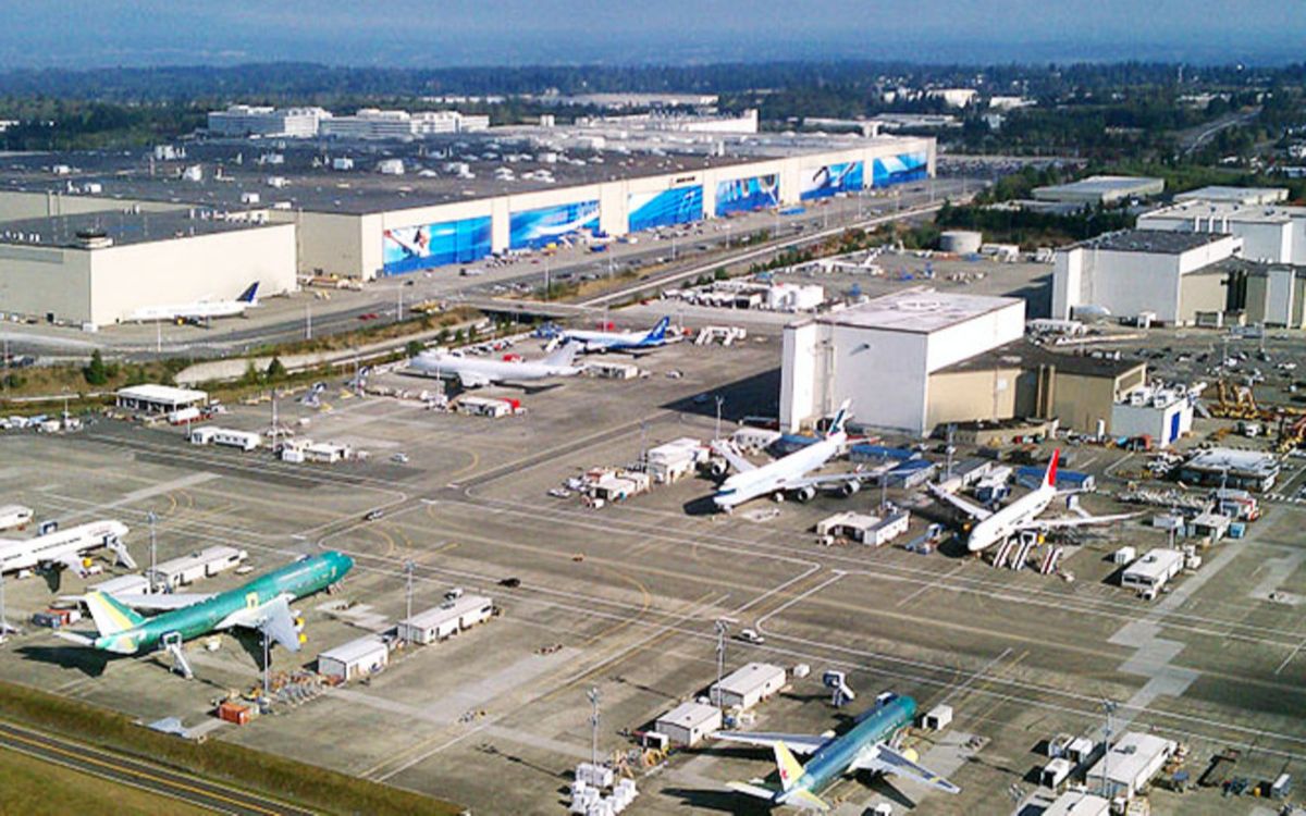 一天生产两台飞机,占地365公顷,波音公司西雅图总装工厂