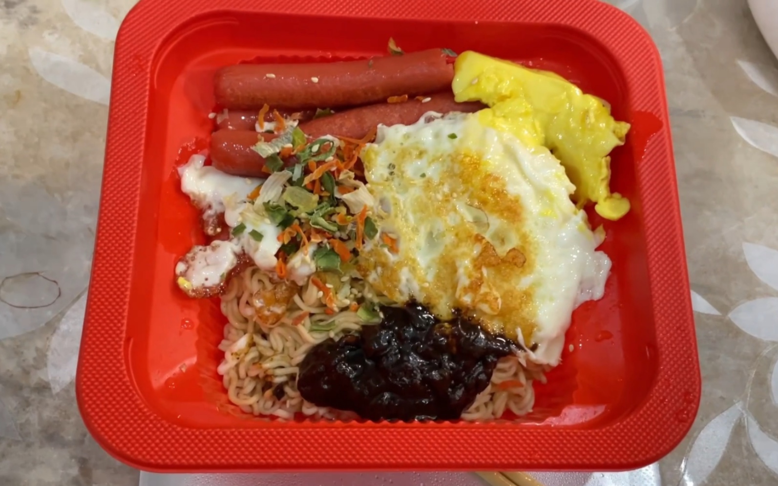 糖醋排骨炒面 5.6元