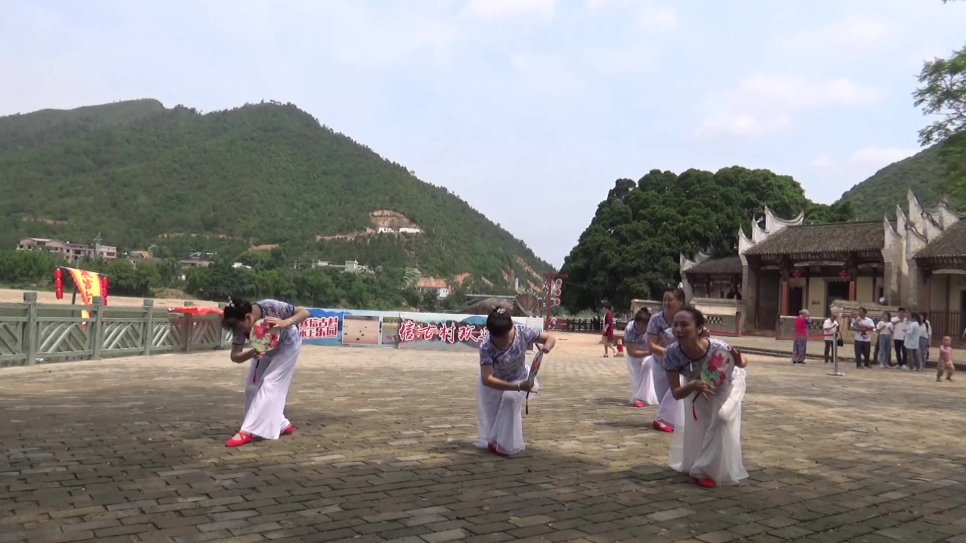 [图]团扇舞《花月吟》