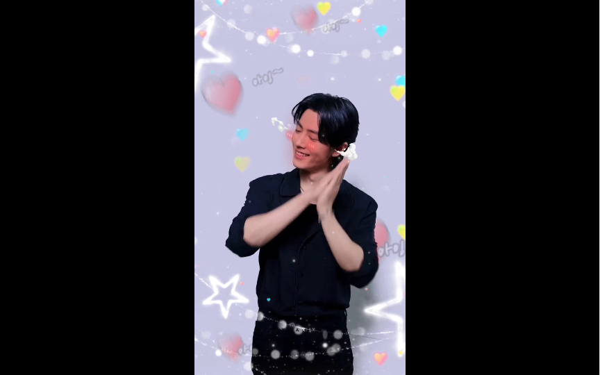 肖战手势舞小表情真多啊