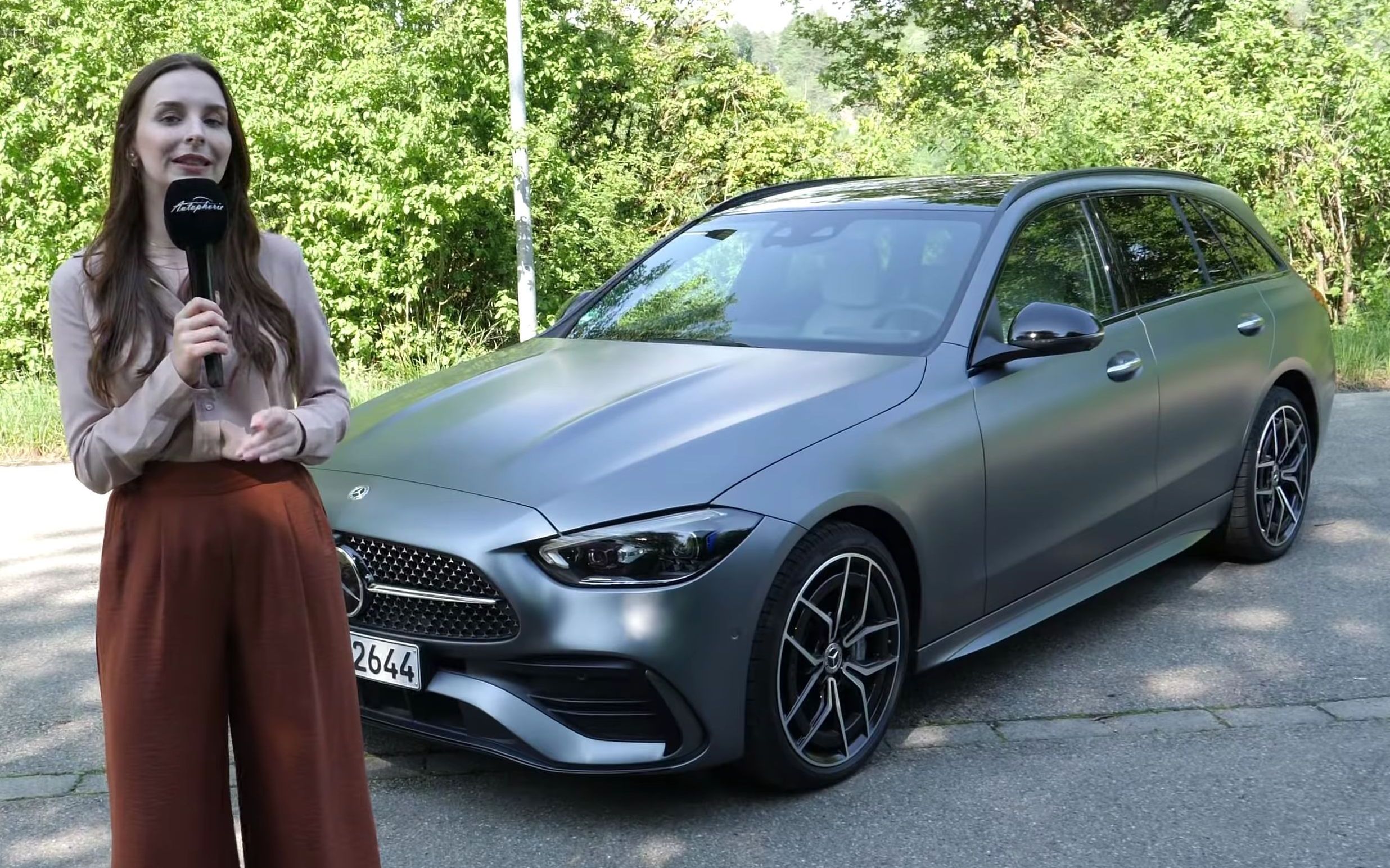 奔驰 w206 s206 c级 c300d 旅行车德国小姐姐测评(机翻字幕敬请谅解)