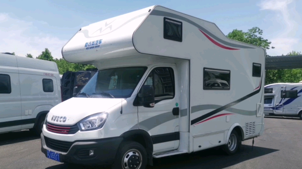 新到21年上牌国六精品好车戴德隆翠c型大额头房车