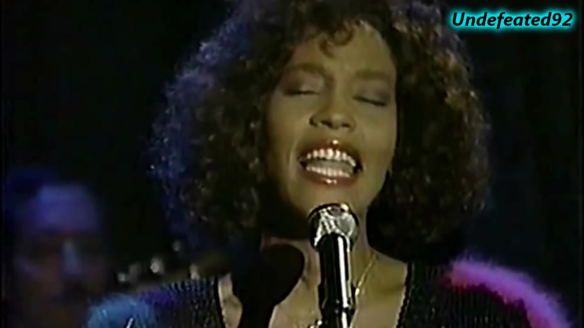 [图]【罕见】Whitney Houston1985刚刚出道Saving All My Love for You高清现场